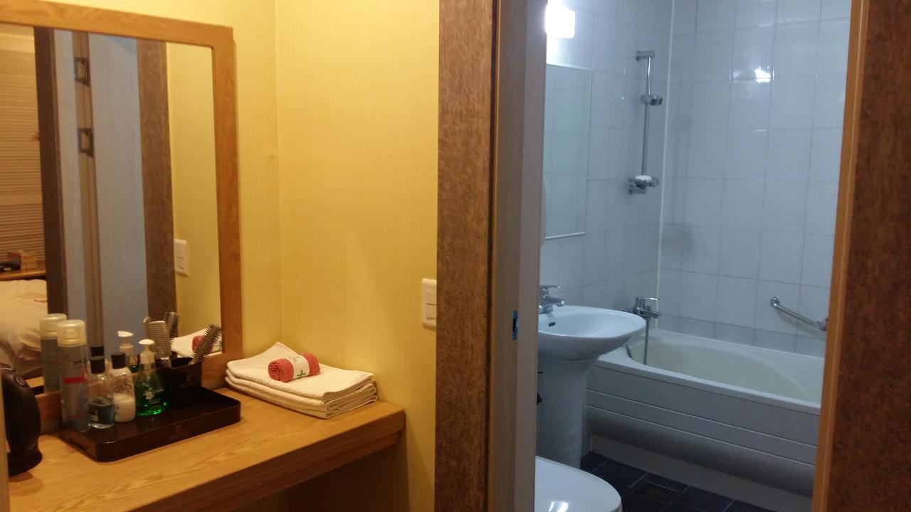 Residence R Hotel Daegu Bagian luar foto