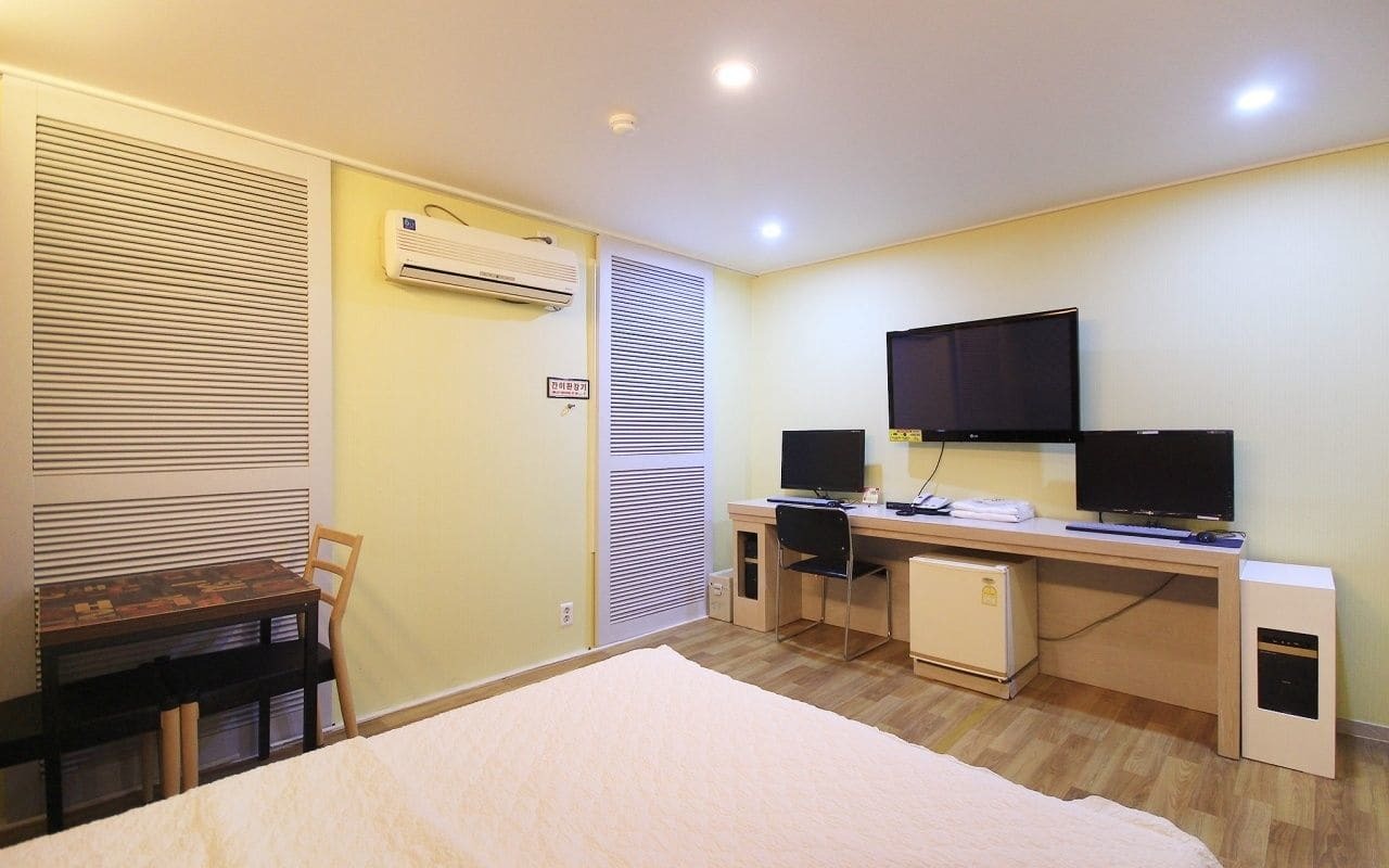 Residence R Hotel Daegu Bagian luar foto